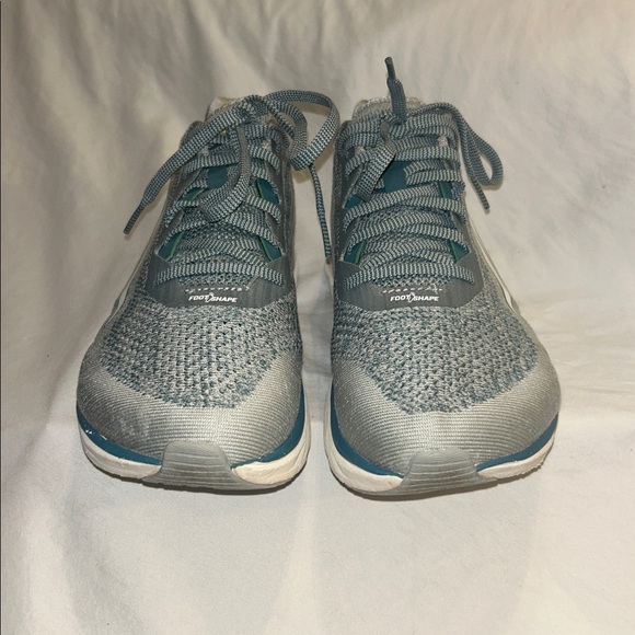 Altra Torin 4 Plush Running Shoe - Picture 2 of 8